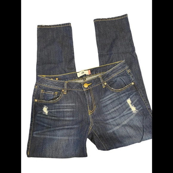Cabi Jeans Slim Boyfriend Distressed - Picture 2 of 7